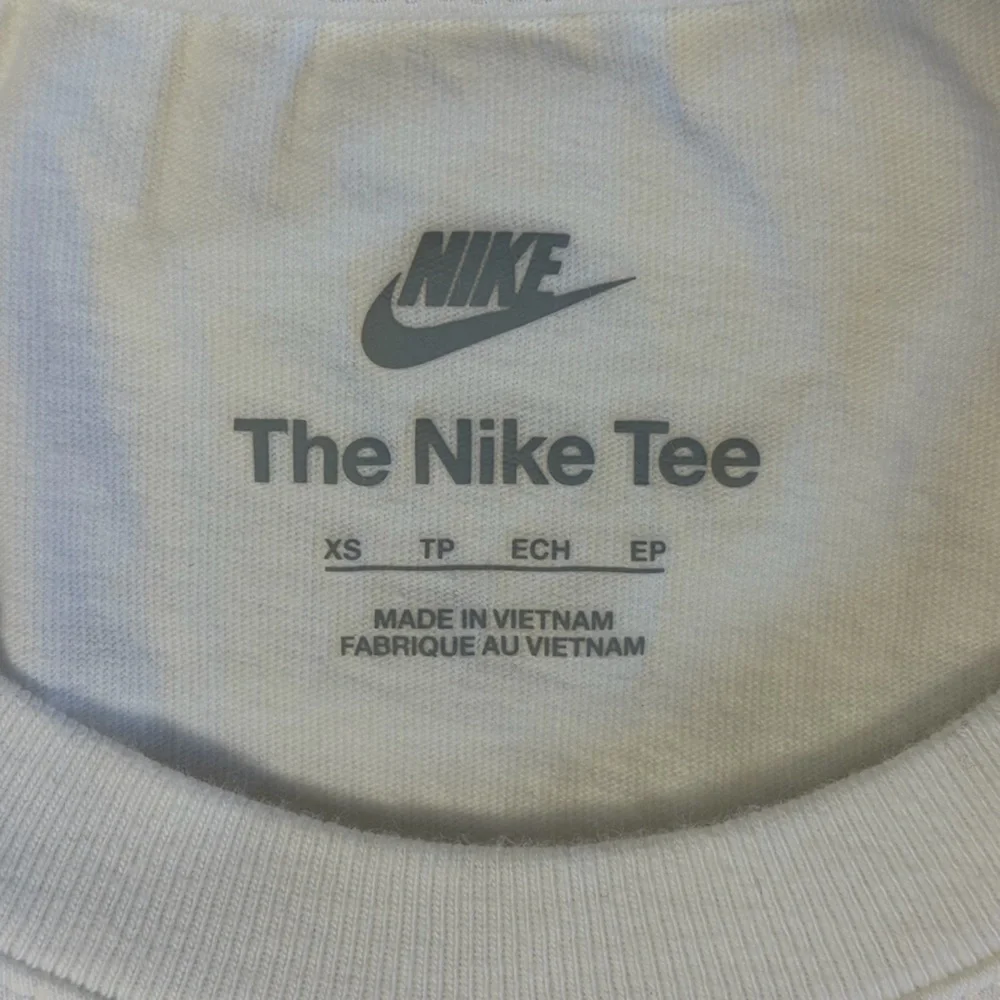 Nike The Nike Tee White Graphic Tee Size XS